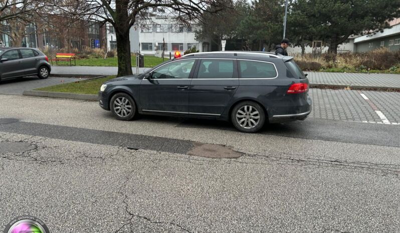 
2010  Volkswagen Passat full									